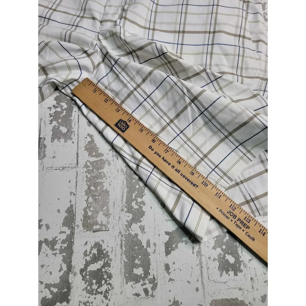 3436‎ Nike Golf Dri-Fit White Plaid Shorts Men's 38